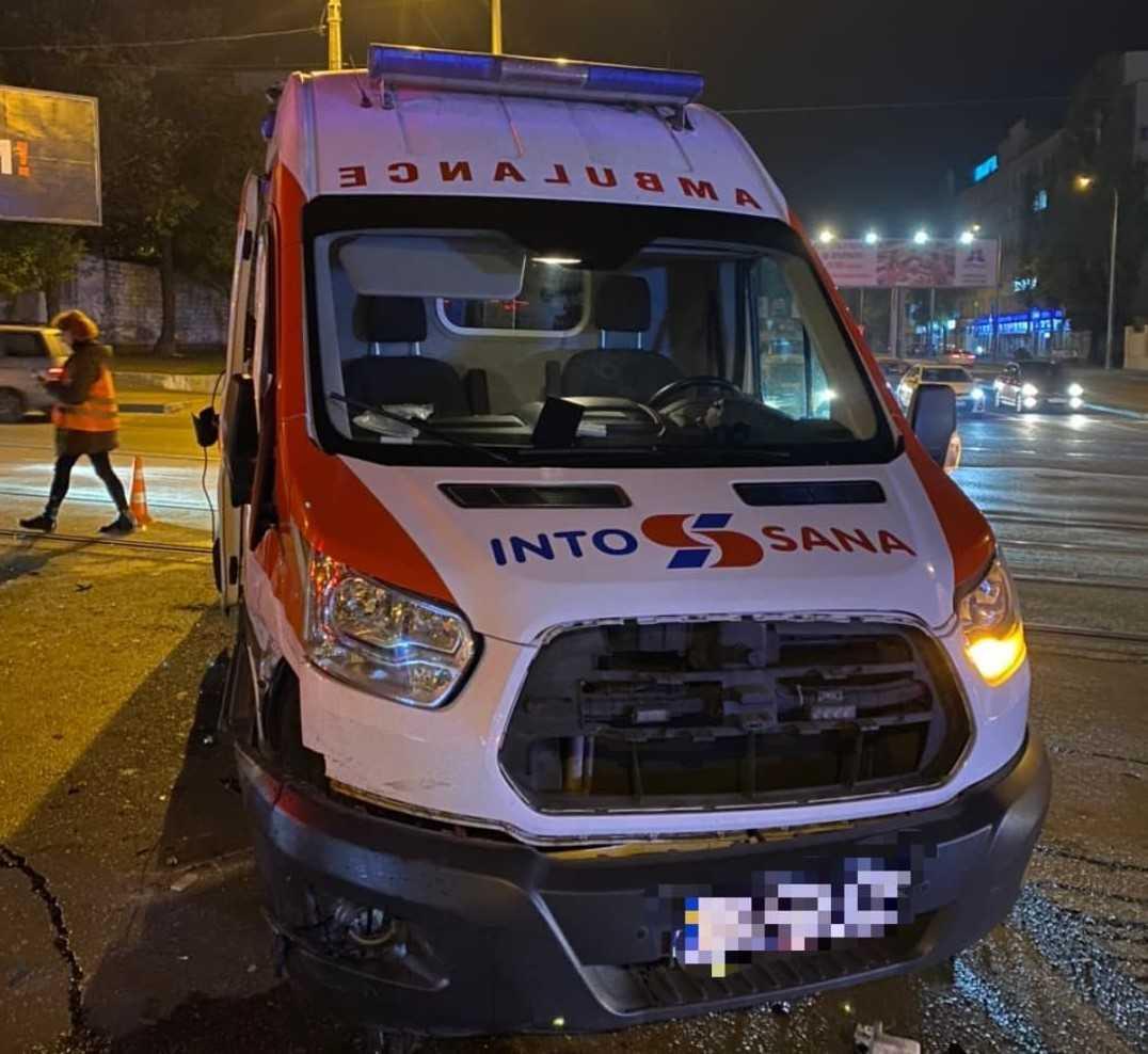 Причини ДТП встановлюються / фото Управління патрульної поліції в Одеській області Причини ДТП встановлюються / фото Управління патрульної поліції в Одеській області