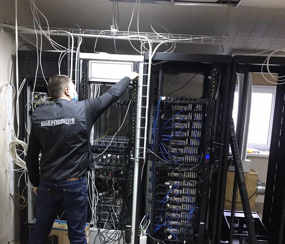 Кіберполіція Кіровоградщини викрила ймовірного організатора нелегального ОТТ-сервісу Кіберполіція Кіровоградщини викрила ймовірного організатора нелегального ОТТ-сервісу