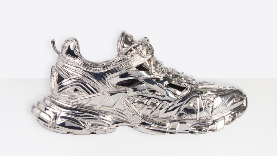 Кроссовок нельзя надеть / balenciaga.com Кроссовок нельзя надеть / balenciaga.com