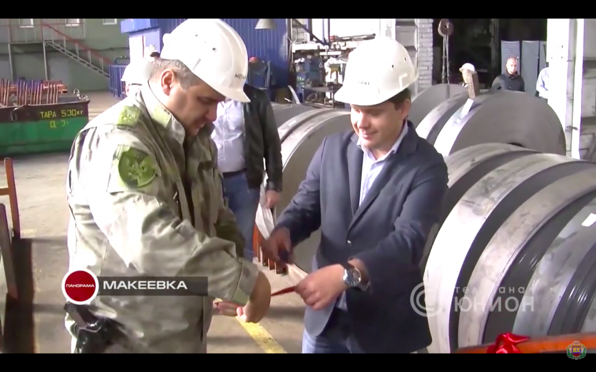 Луганські аграрії просять у Зеленського захисту від рейдерів, пов'язаних із бойовиками 'ДНР' Луганські аграрії просять у Зеленського захисту від рейдерів, пов'язаних із бойовиками 'ДНР'