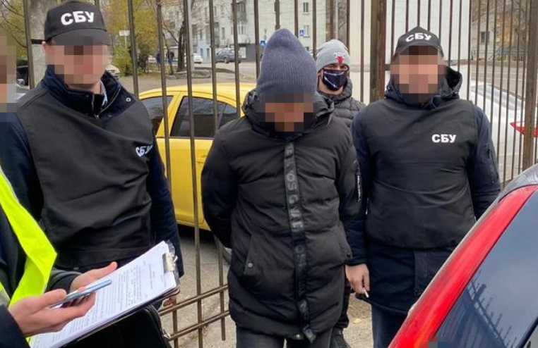 Затриманому загрожує до 10 років ув'язнення / фото ssu.gov.ua Затриманому загрожує до 10 років ув'язнення / фото ssu.gov.ua