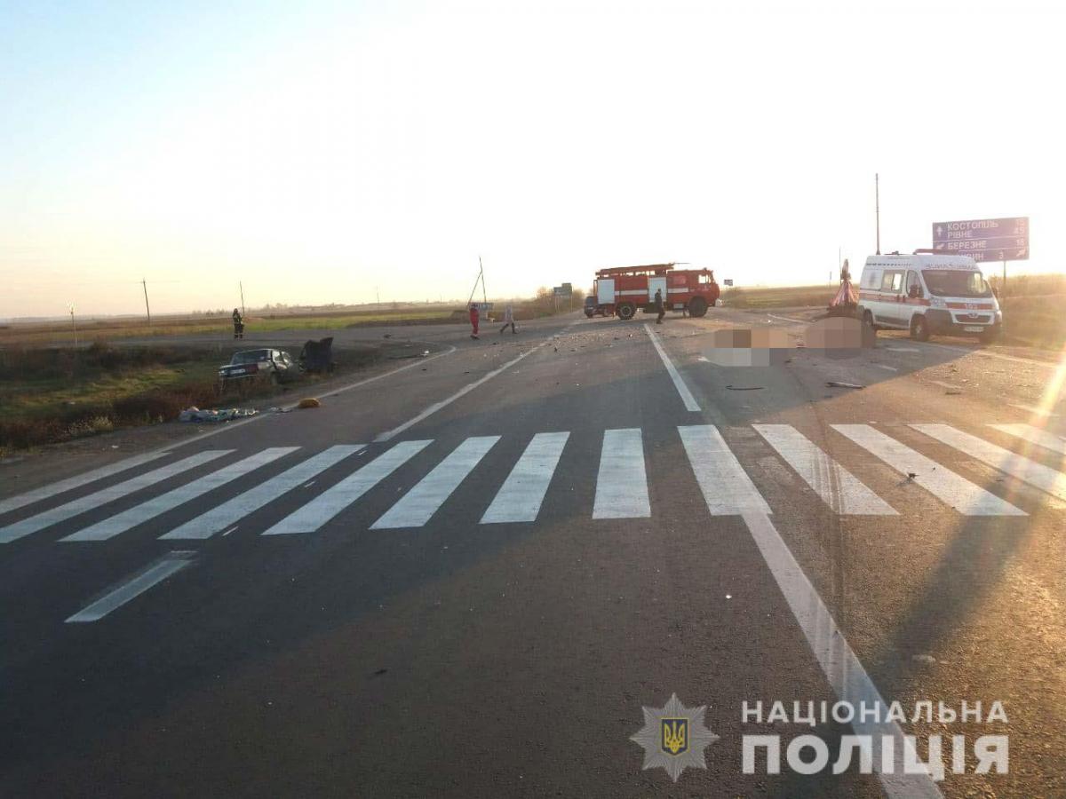 В ДТП загинула матір та її семирічний син / фото Нацполіція В ДТП загинула матір та її семирічний син / фото Нацполіція