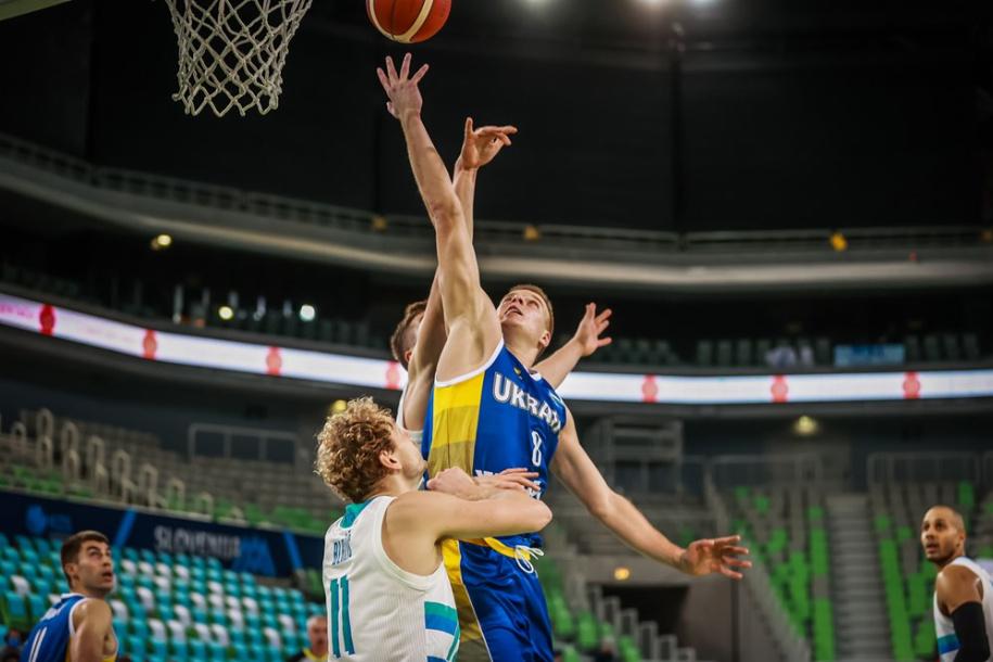 Сборная Украины проиграла первую четверть со счетом 9:33 / фото fiba.basketball