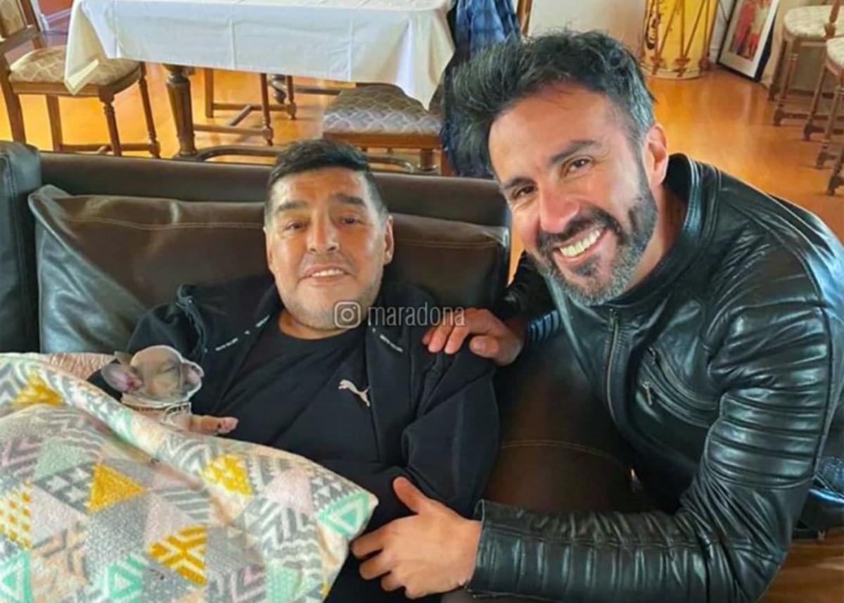 Врача Марадоны подозревают в убийстве по неосторожности / фото Diego Maradona/Instagram Врача Марадоны подозревают в убийстве по неосторожности / фото Diego Maradona/Instagram
