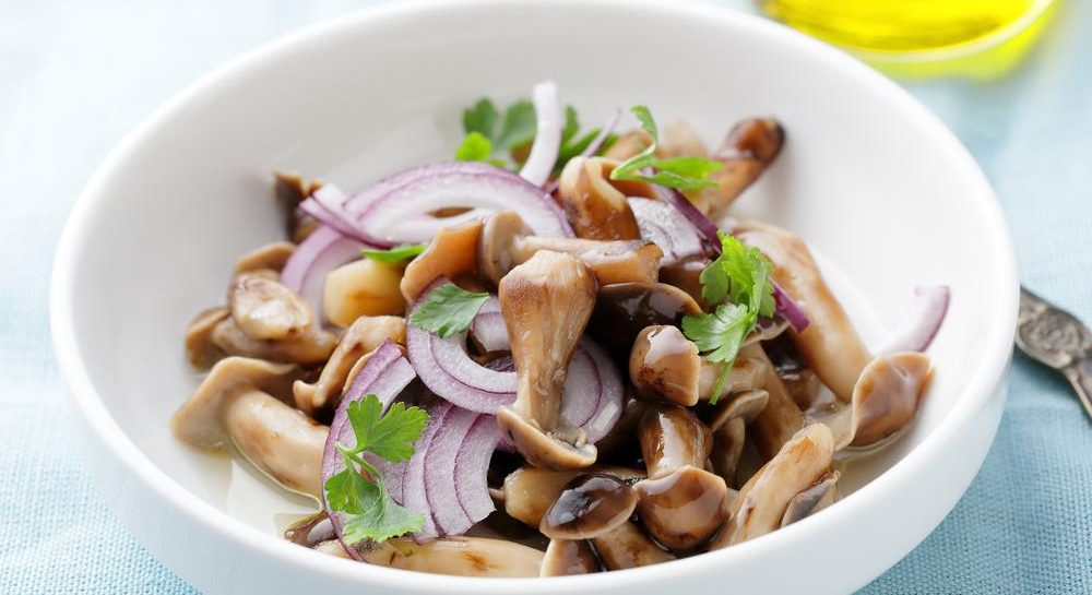 Салат с ветчиной, грибами и сыром - пошаговый рецепт с фото на Готовим дома