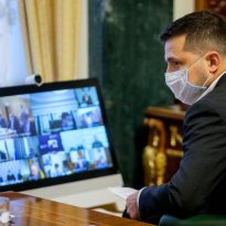Карантин выходного дня поможет избежать жесткого локдауна в Украине – Зеленский