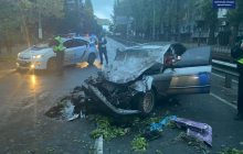 В Одесі зловмисник на викраденому авто намагався втекти від поліцейських і влаштував ДТП, є постраждалі