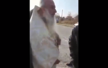 У Росії п'яний священик влаштував скандал з бійкою на похоронах, його "покарали" (відео)