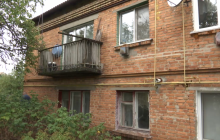 Не загинути під руїнами. Хто врятує мешканців аварійних будинків