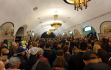 В киевском метрополитене дали новое объяснение утреннему коллапсу на станциях (видео)