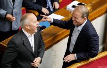 Bloomberg: Війна на Донбасі триває, але людина Путіна здобуває перемоги в Україні