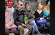 "Максимальний рівень жлобства": поведінка двох пасажирів київського метро обурила мережу (відео)