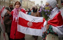 У Мінську силовики затримали близько 40 медиків, які вийшли на демонстрацію (відео)