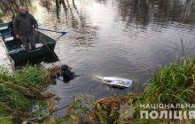 На Житомирщині з річки дістали автомобіль з тілами чоловіка та хлопчика, які зникли напередодні (фото)