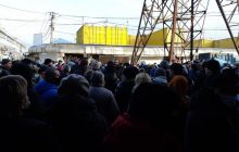 Сотні підприємців у Чернівцях перекрили дорогу через "карантин вихідного дня" (фото, відео)