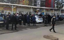 Карантин вихідного дня: у Львові поліція заблокувала роботу ринків і ТРЦ