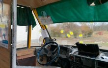 В Краматорске пулями с краской обстреляли авто возле избирательного участка (фото)