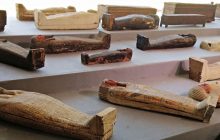 В Египте нашли более сотни 2500-летних саркофагов с мумиями (фото)