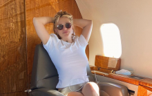 "Що з тобою?": Брітні Спірс полетіла на відпочинок і показала дивні фото з коханим