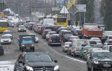 Утром в понедельник Киев замер в пробках: остановились практически все мосты (карта)