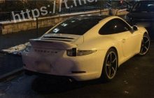 "Бывшая вернула": примотанный скотчем к Porsche смартфон переполошил взрывотехников (фото)