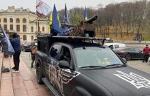 Годовщина Революции достоинства: активисты совершили автомарш "Майдан - Феофания" и передали Зеленскому ряд требований (фото, видео)