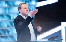 "Вы знаете, кто за этим стоит": Олейник прокомментировал черный пиар в свой адрес