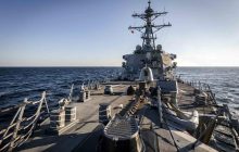 Россияне "выгнали" американский эсминец в Японское море, США ответили