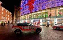 В Швейцарии женщина набросилась на людей с ножом в ТРЦ