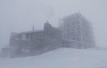 Зима уже началась: высокогорье Карпат замело снегом, температура опустилась до -10°