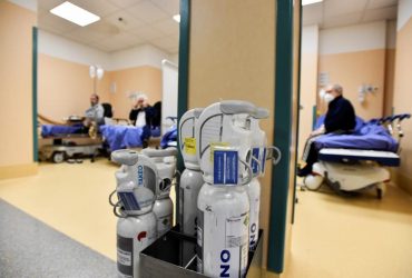 Російські окупанти знищили авто з киснем для хворих на COVID-19 українців