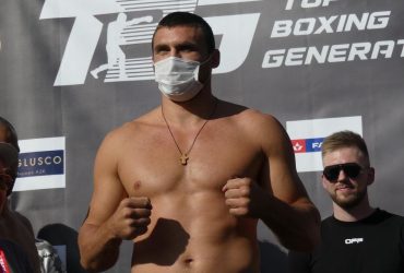 Український боксер Вихрист здобув п'яту поспіль перемогу на профі-рингу (відео)