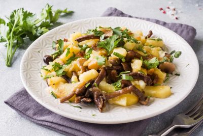 Жареная картошка с грибами и луком рецепт – Европейская кухня: Основные блюда. «Еда»