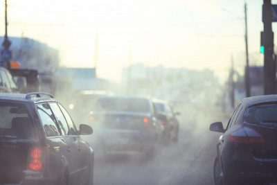 В Киеве транспортный коллапс: движение по Южному мосту перекрыто, на дорогах гигантские пробки