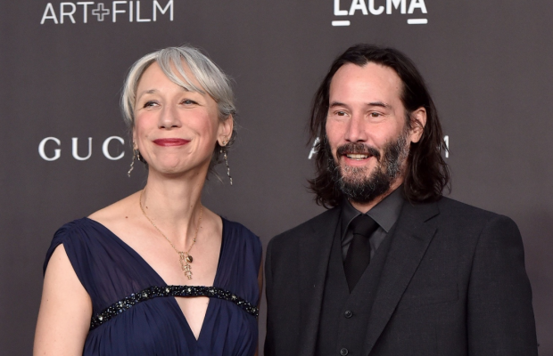 Киану Ривза засекли с возлюбленной на шоппинге