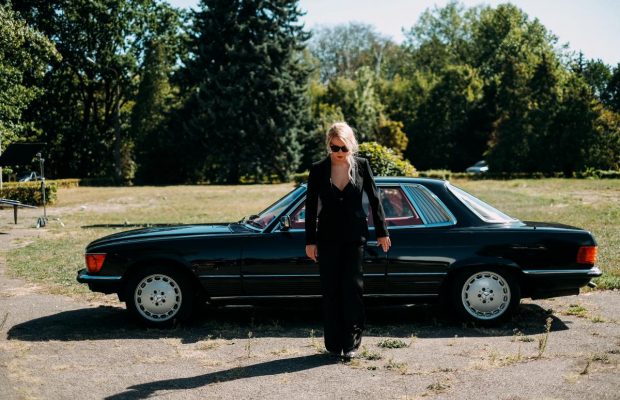 Тоня Матвиенко сняла своего звездного мужа в клипе о любовном треугольнике (видео)