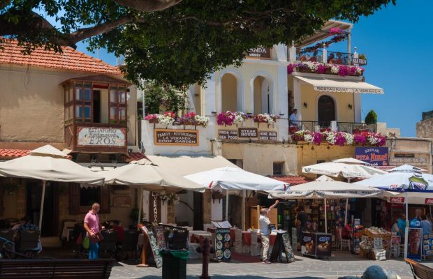 Основні курорти відкриються: Кулеба назвав країни Європи, куди влітку зможуть поїхати українці