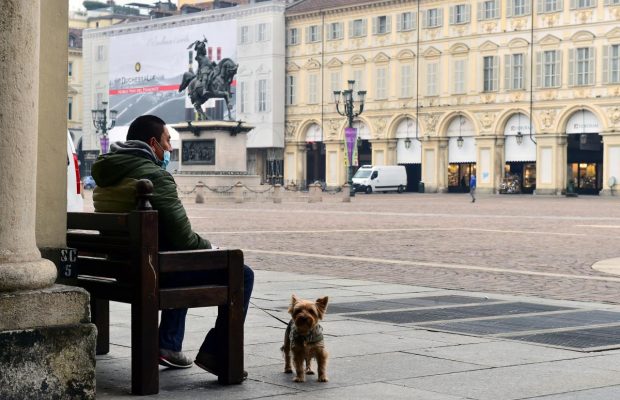 В Італії та Іспанії обмежують внутрішні подорожі на різдвяні свята (відео)