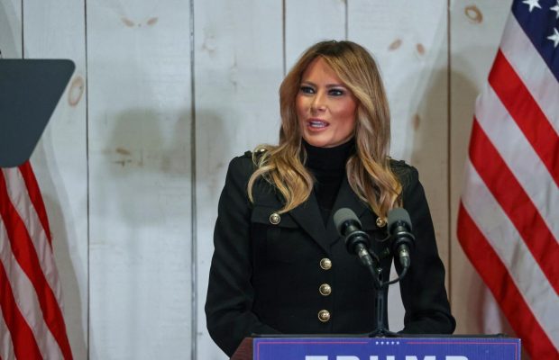 "Скорбный" образ жены Трампа на инаугурации вызвал фурор: при чем тут Klavdia Petrivna