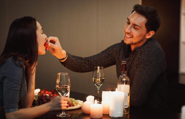 Зупинитися вчасно: три запитання, заборонені на першому побаченні, на думку експертів