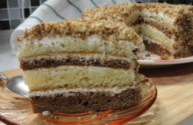Самый вкусный Сметанник: как приготовить торт с нежным кремом