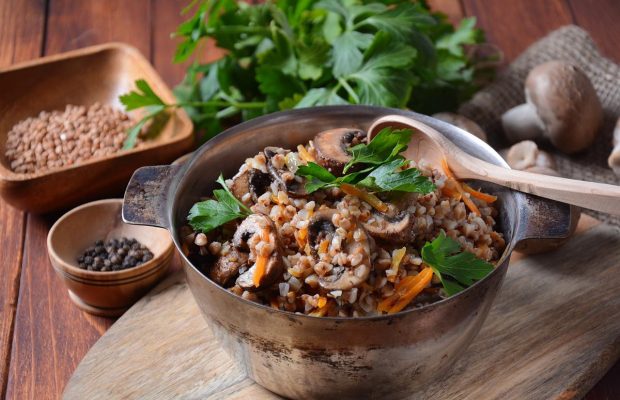 Душистая гречка с грибами: как приготовить сытное блюдо
