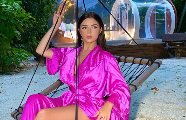 "В очі дивитися не вийде": відома модель похвалилася апетитними формами