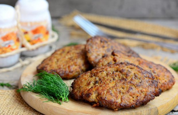 Сочные печеночные котлеты: как приготовить вкусное блюдо