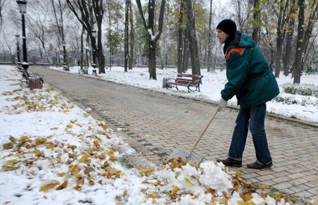 В Україні випав перший сніг: картинки, листівки та кумедні вірші