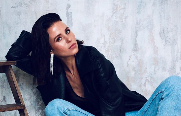 "Татову дочку" Мирославу Карпович помітили в лікарні біля побитого Прилучного