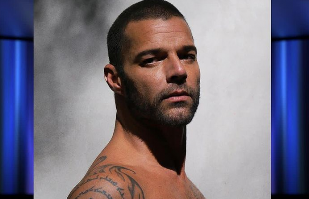 Співак Ріккі Мартін поділився з фанатами стильними фото і гарною новиною