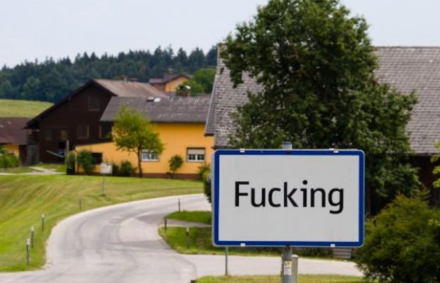 Втомилися від насмішок: жителі австрійського села Fucking вирішили змінити назву