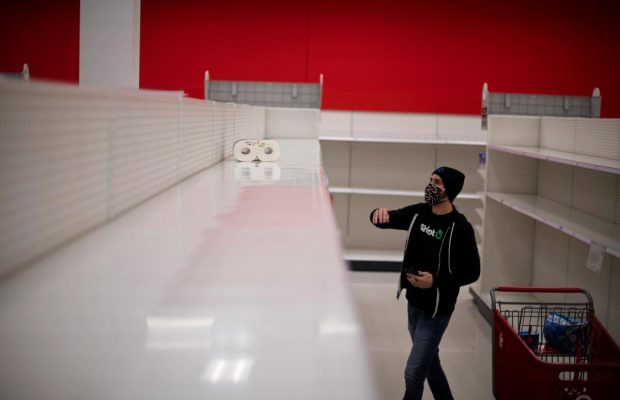 "Черная" пятница с пустыми магазинами: СМИ показали подготовку стран ко дню крупнейших скидок (фоторепортаж)