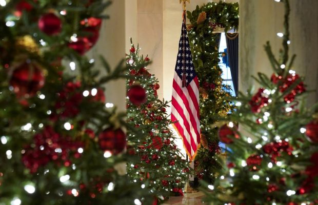 Last Christmas: как Мелания Трамп в последний раз украсила Белый дом к Рождеству (фоторепортаж, видео)